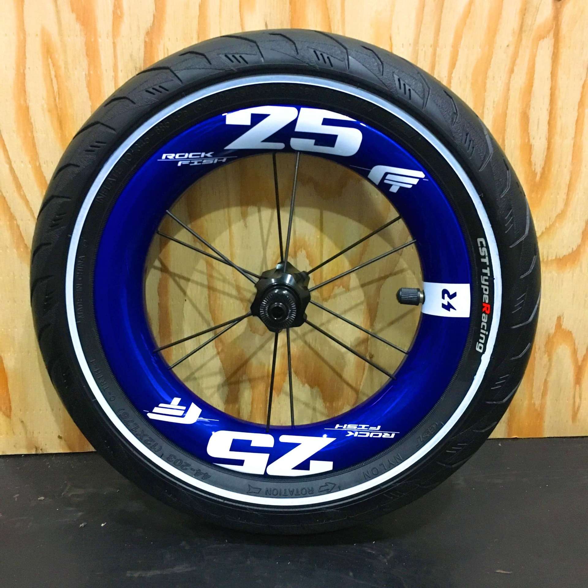 ストライダー製品にも取付け可能！レースで使えるランバイクカスタム 